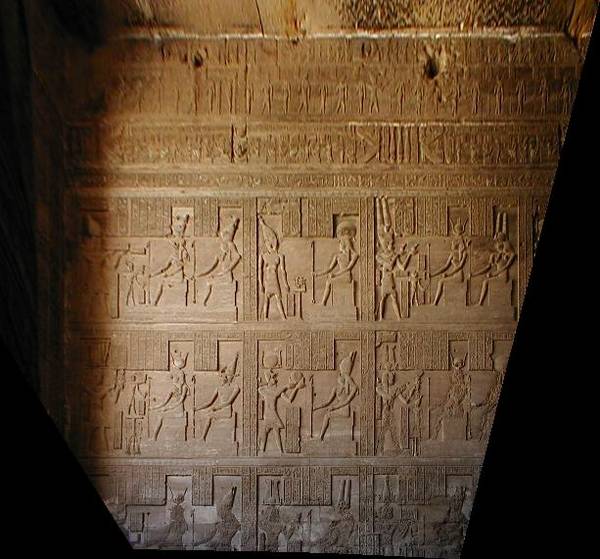 補正後の Dendera 内壁